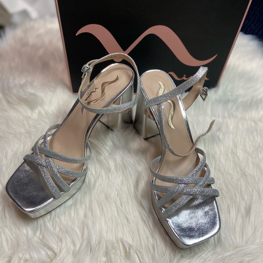 Glamorous size 9.5 silver bling shoes